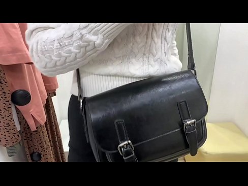 ❤️ Публична мастурбация на младата кучка FeralBerry с вибратор в стаята за обличане ❤️ Просто порно в bg.com-porn-mz.ru ☑