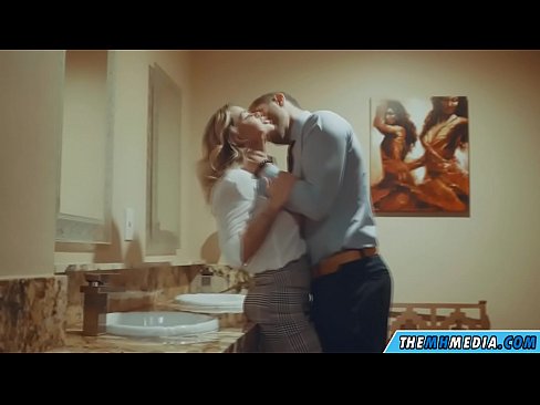 ❤️ Когато наедряла блондинка ви съблазни в обществена тоалетна ❤️ Просто порно в bg.com-porn-mz.ru ☑